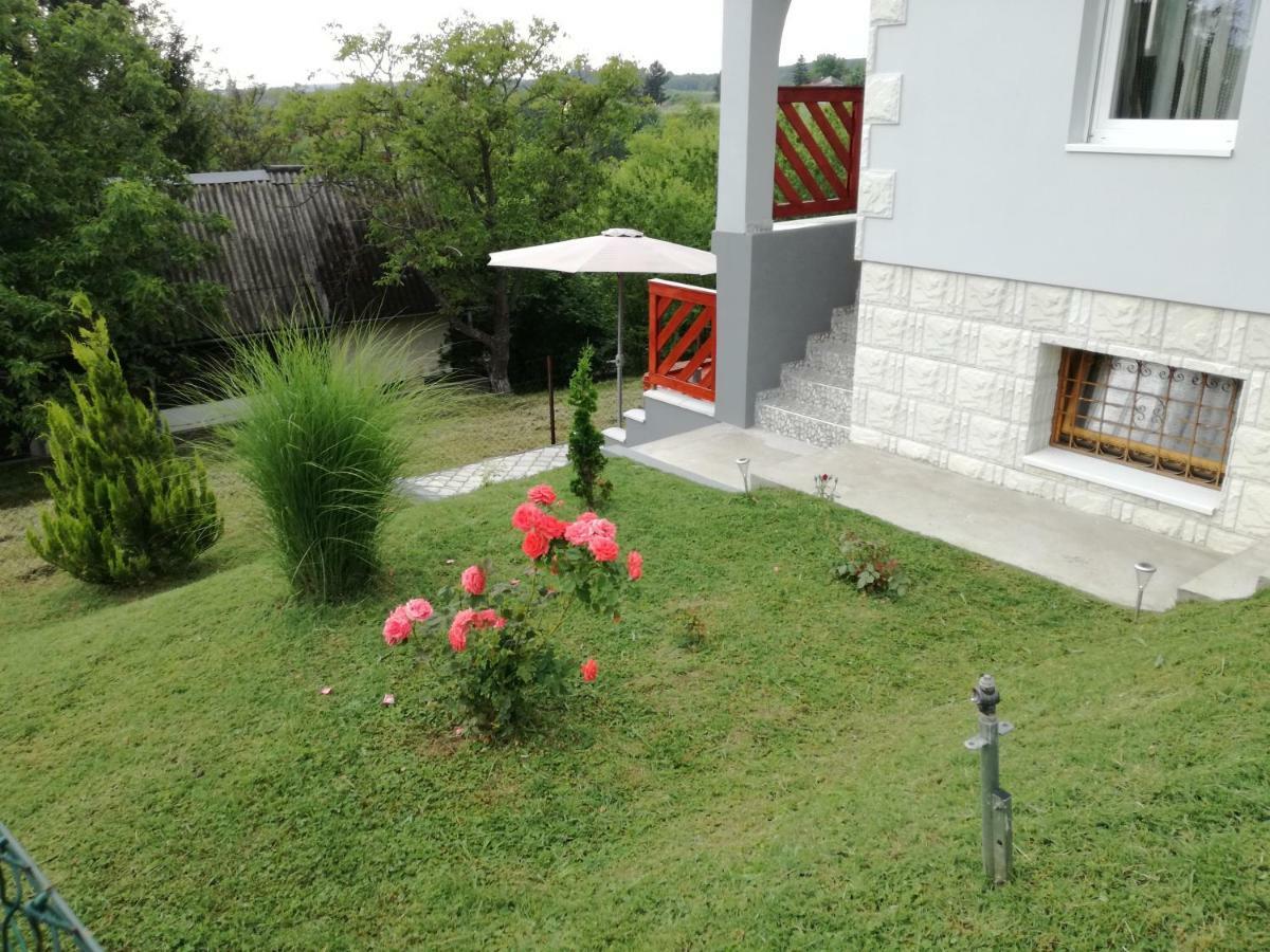 Marvel-Nyaralo Villa Igal Exterior photo